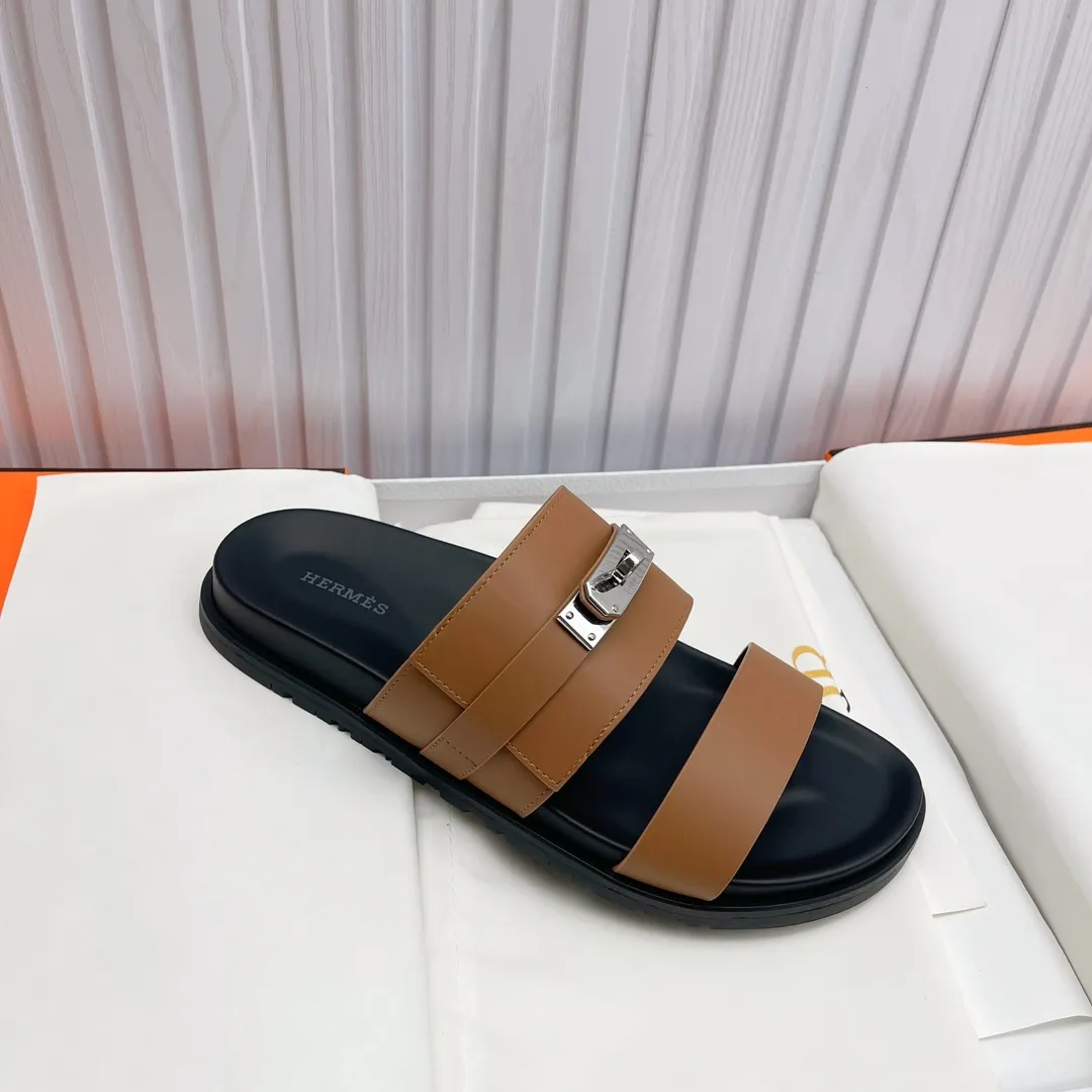 👟👟Ex-factory price 480👟👟 High version of Hermes 🐎The extremely popular couple's second uncle slippers/the latest snake print sandals and slippers, paired with various colorful socks, so trendy!  ———————— Upper: imported cowhide/Lining: imported cowhide Outsole: Tpu non-slip and wear-resistant outsole Female 36-46.